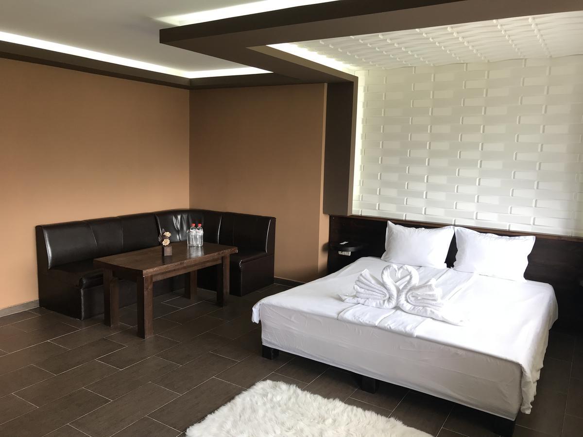 Hotel Complex Katalina Cigov Čark Exteriér fotografie
