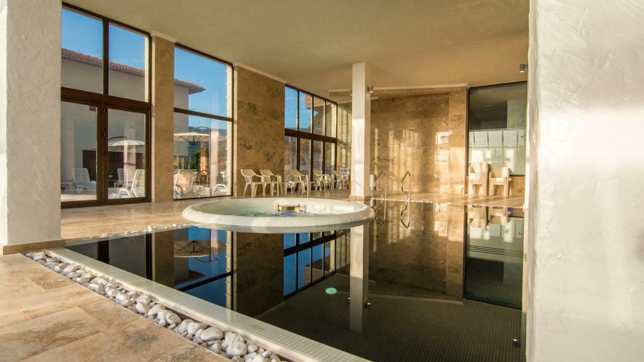 Hotel Complex Katalina Cigov Čark Exteriér fotografie